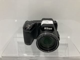 1 X NIKON CAMERA