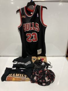 BOX TO INCLUDE MENS CHICAGO BULLS JERSEY, GREEN ADIDAS TRACKSUIT BOTTOMS AND UNDER ARMOR GILET