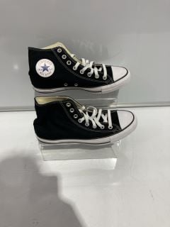 UNISEX CONVERSE ALL STAR SIZE 7 AND MENS SIZE 10 PUMA TRINITY TRAINERS