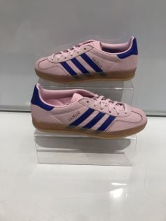 PINK AND BLUE ADIDAS WOMEN'S GAZELLE