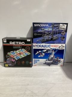 BOX OF ITEMS TO INCLUDE SPACERAIL