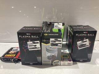 BOX OF ITEMS TO INCLUDE PLASMA BALL LIGHT