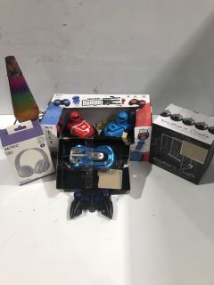 BOX OF ITEMS TO INCLUDE REMOTE CONTROL BUMPER CARS