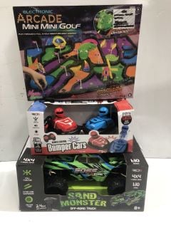 BOX OF ITEMS TO INCLUDE REMOTE CONTROL BUMPER CARS