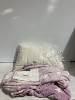 BOX OF ITEMS TO INCLUDE KIDS PINK DRESSING GOWN