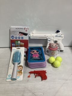 BOX OF ITEMS TO INCLUDE FRIDA BABY DETANGLER BRUSH