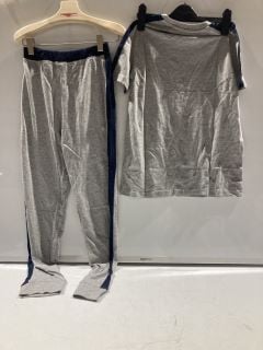 2 X ITEMS TO INCLUDE VINTAGE GREY HEATHER 12-13YR TOTAL RRP £119.98