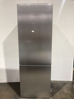 BOSCH KGE49AICAG FREE STANDING FRIDGE FREEZER,WITH EASY CLEAN AND VITA FRESH 70CM XL WIDE(003274691) RRP £749