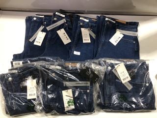 1 X BOX OF PREMIUM DESIGNER APPAREL TO INCLUDE NA-KD JEANS BLUE SIZE 40