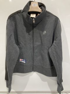 1 X BOX OF PREMIUM DESIGNER APPAREL TO INCLUDE SUPERDRY CODE TRACK JACKET UK 16