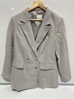 1 X BOX OF PREMIUM DESIGNER APPAREL TO INCLUDE FIG AND BASIL LONGLINE DOUBLE BREASTED BLAZER GREY 12 TOTAL RRP £100