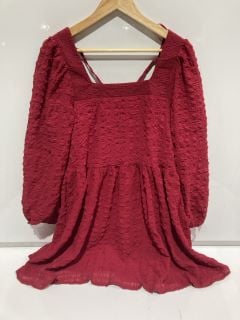 1 X BOX OF PREMIUM DESIGNER APPAREL TO INCLUDE MISSGUIDED BURGUNDY DRESS 6