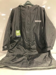 REGATTA GREAT OUTDOORS HONESTLY OUTDOOR BLACK RAIN COAT SIZE SMALL/MEDIUM