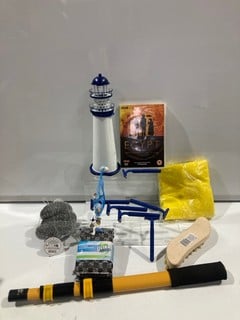 BOX OF ITEMS TO INCLUDE WHITE/BLUE LIGHTHOUSE MONUMENT