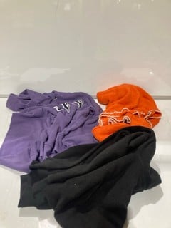 BOX OF WOMEN'S CLOTHING TO INCLUDE GAP HOODIE PURPLE L