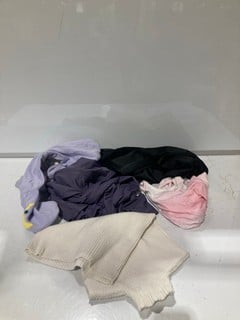 BOX OF WOMEN'S CLOTHING TO INCLUDE PURPLE JACKET