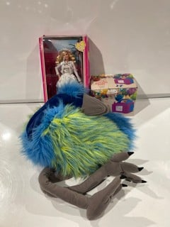 BOX OF ITEMS TO INCLUDE BARBIE THE MOVIE DOLL