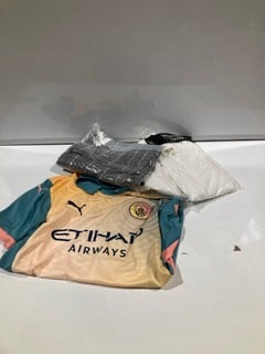 BOX OF CLOTHING TO INCLUDE MANCHESTER CITY FOURTH JERSEY REPLICA