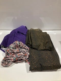 BOX OF CLOTHING TO INCLUDE FASHION LEOPARD JEANS