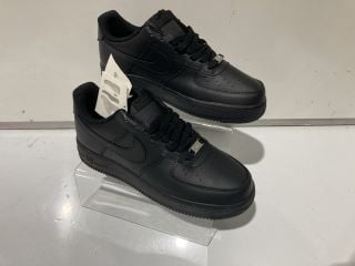 1 X NIKE BLACK AIR FORCE 1 TOGETHER WITH 1 X BLACK SKECHERS