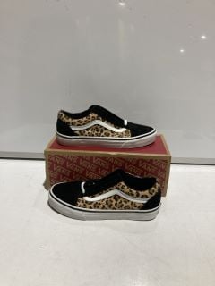 BOX OF SHOES TO INCLUDE VANS OLD SKOOL ANIMALIER BLACK UK 6