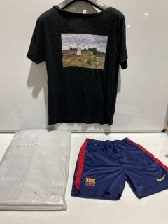 BOX OF CHILDREN'S CLOTHING ITEMS TO INCLUDE BARCELONA FOOTBALL NIKE SHORTS