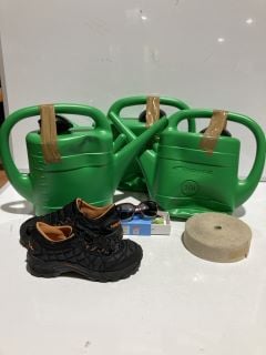 BOX OF ITEMS TO INCLUDE PROSPERPLAST WATERING CAN 10L