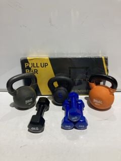 GYM EQUIPMENT TO INCLUDE EVERLAST 12KG KETTLEBELL, PULL UP BAR, LONSDALE 12KG KETTLEBELL