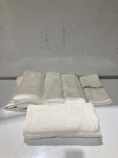 BOX OF WHITE PEARLS GRACE 5 TOWELS