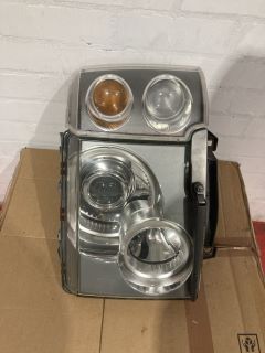 2 X VEHICLE PARTS TO INCLUDE LANDROVER PASSENGER SIDE HEAD LIGHT