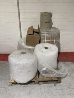 1 X PALLET OF PACKING MATERIALS TO INCLUDE BUBBLE WRAP ROLLS AND CARDBORED BOXES