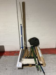 1 X PALLET OF GARDENING ITEMS TO INCLUDE SPEAR & JACKSON TELESCOPIC RAZOR TREE PRUNER