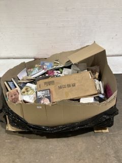 A PALLET OF BOOKS TO INCLUDE PRINCE HARRY SPARE