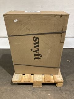 A PALLET TO INCLUDE RHINOS AUTOSTYLING WATERPROOF CAR COVER