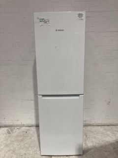 BOSCH FRIDGE FREEZER 50/50 KGN34NWEAG WHITE RRP £499 (003280630)