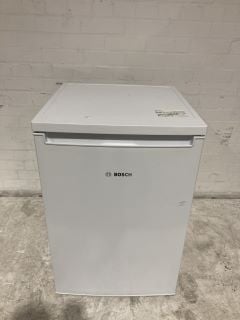 BOSCH WHITE UNDERCOUNTER FRIDGE RRP £299 (003323875)