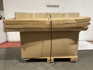 A PALLET TO INCLUDE A HONDA TRUNK TRAY 08U45-TV0-600