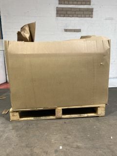 A PALLET TO INCLUDE TOYOTA PANEL RR DOOR 67113-78010