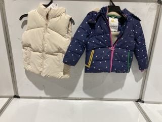 BOX OF CHILDREN'S CLOTHING TO INCLUDE DISNEY WHITE JUMPER