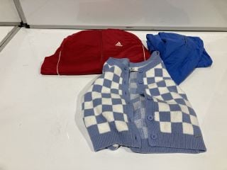 BOX OF CHILDREN'S CLOTHES TO INCLUDE ADIDAS RED WITH BLACK STRIPES