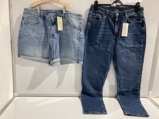 1 BOX OF PREMIUM DESIGNER APPAREL TO INCLUDE VERY DARK WASH JEANS SIZE 12 REGULAR AND VERY NEW AUTHENTIC SHAPING SKINNY MID WASH JEANS SIZE 14 RRP £100