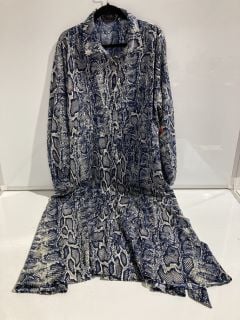 1 BOX OF PREMIUM DESIGNER APPAREL TO INCLUDE AX PARIS CURVE MONO ANIMAL SHIRT MIDI DRESS SIZE 22 100% POLYESTER RRP £120