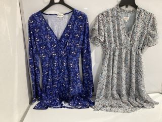 1 BOX OF PREMIUM DESIGNER APPAREL TO INCLUDE IN THE STYLE JAC JOSSA BLUE FLORAL LONG SLEEVED DRESS SIZE 10 RRP £130