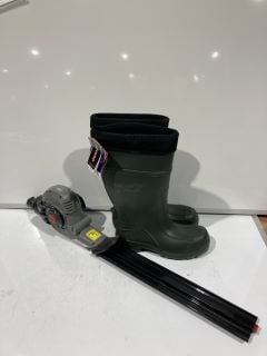 ECKMAN GRASS CUTTER, DEMAR WELLINGTON BOOTS