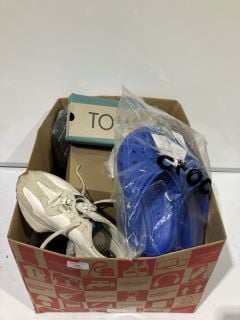 BOX TO INCLUDE NEW BALANCE SHOES SIZE 8, BLUE BOLT CROCS SIZE 8