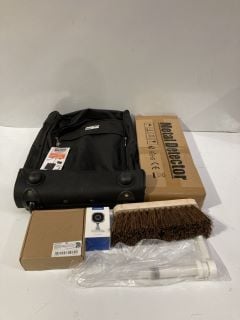 BOX OF ITEMS TO INCLUDE METAL DETECTOR