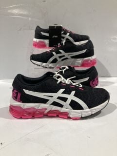 2 X SHOES TO INCLUDE ASIC GEL QUANTUM KIDS GRAPHITE GREY/WHITE UK 3 AND UK 4RRP £240