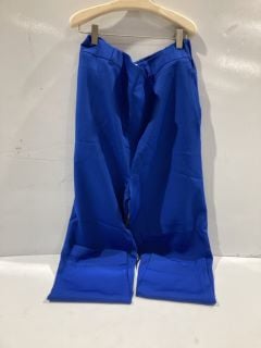 3 X ITEMS TO INCLUDE YOURS BLUE TROUSER 18 RR £150