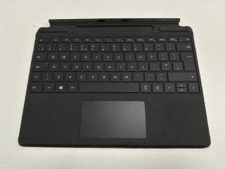 MICROSOFT SURFACE PRO KEYBOARD COVER IN BLACK: MODEL NO 1840 (BOXED) [JPTM126576]