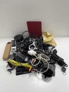 ASSORTED ITEMS TO INCLUDE DORO PHONE, CABLES, COOLING FAN, VODAFONE LUXEMBOURG L-2540 & OTHERS BOX OF TECH ITEMS. [JPTM126692]